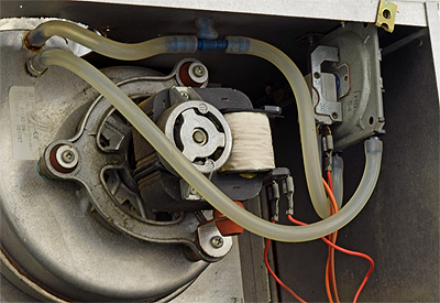 hs finest gold e23598 aps tubes in situ large.jpg